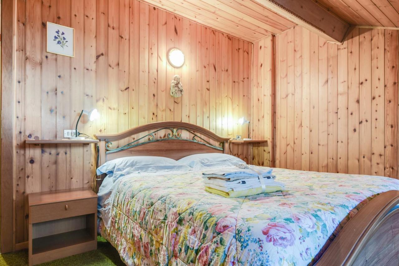 Ferienwohnung Mansarda Tra Le Dolomiti Di Brenta Bocenago Exterior foto